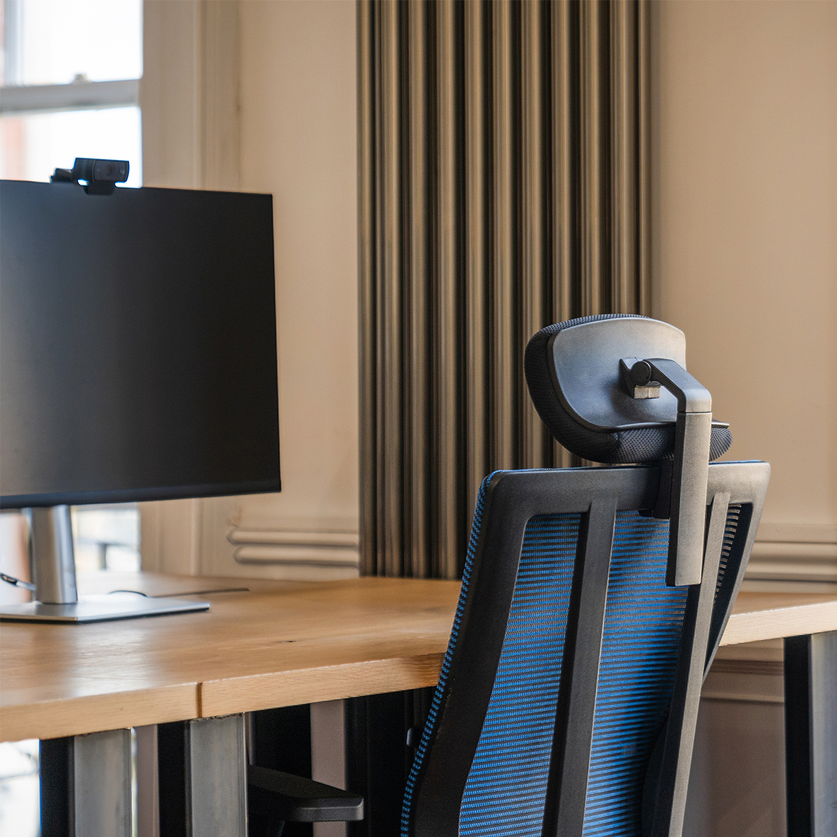 1200 x 1200 day office image